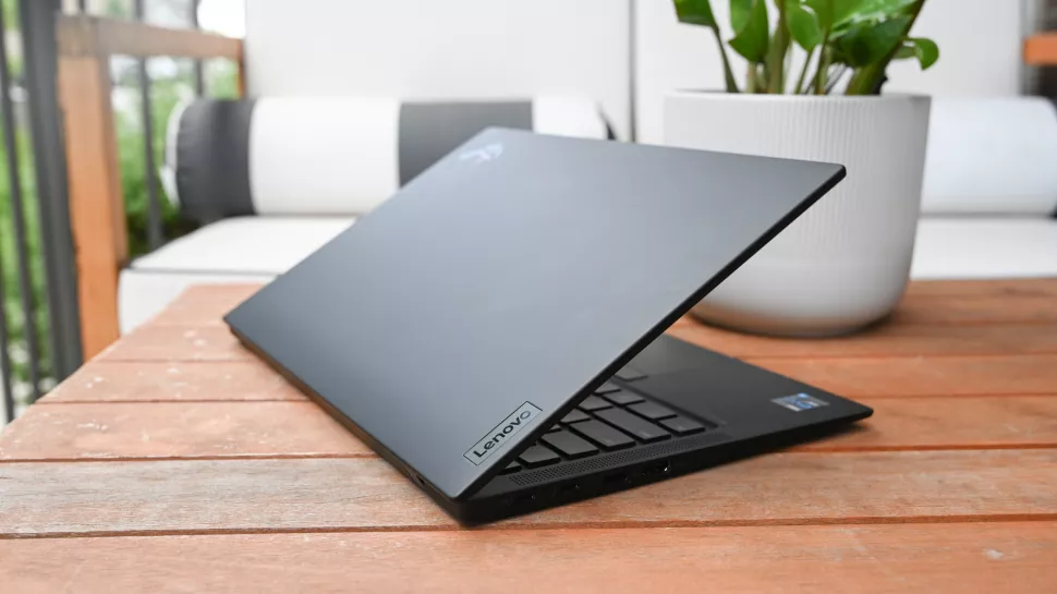 Lenovo ThinkPad X1 Carbon (Gen 9) أفضل لاب توب لينوفو حتى الآن .. القائمة الأحدث 2022