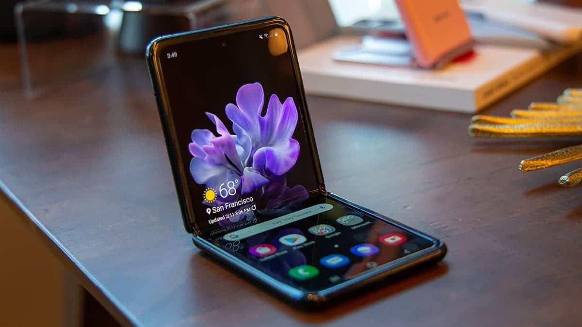 Samsung Galaxy Z Flip3 5G هدية عام 2022