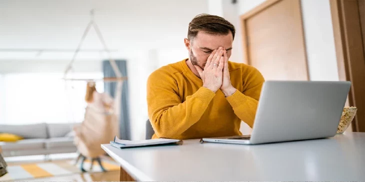 علامات تشير إلى أن شخصًا ما يصل إلى شبكة Wi-Fi الخاصة بك