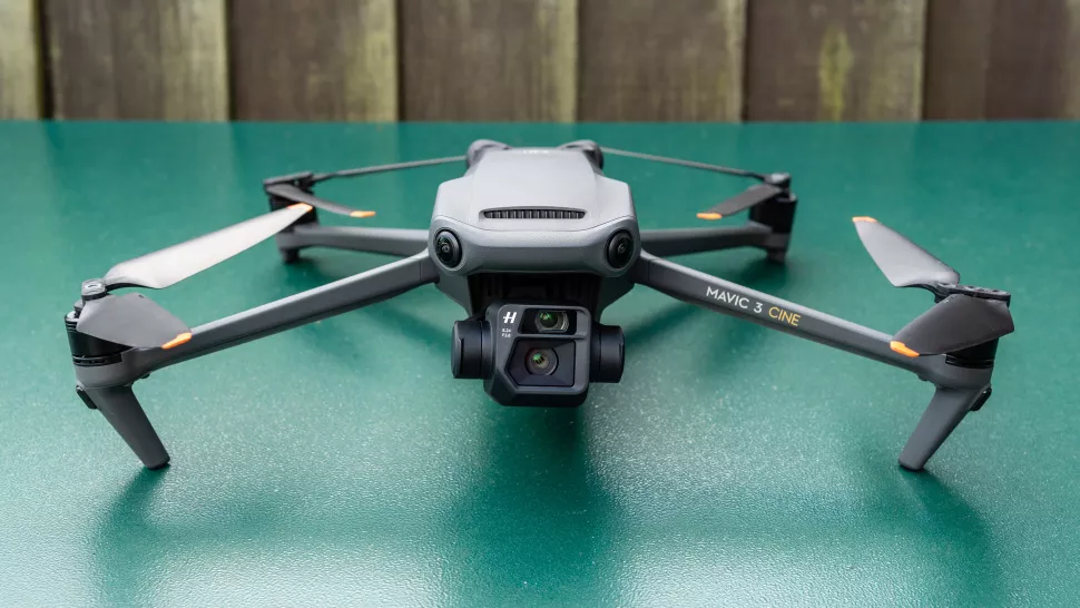 أحدث كاميرات درون في 2022 DJI Mavic 3