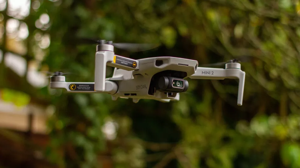 أحدث كاميرات درون في 2022 DJI Mini 2