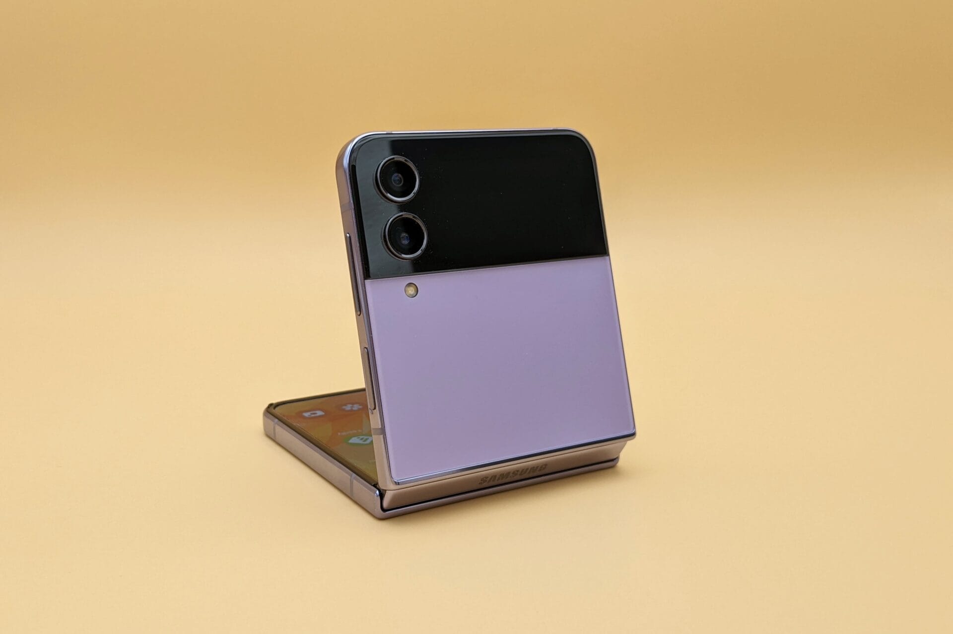 جالاكسي Z Flip 4
